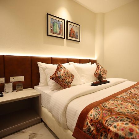 Hiraya Hotels Mohali Ngoại thất bức ảnh