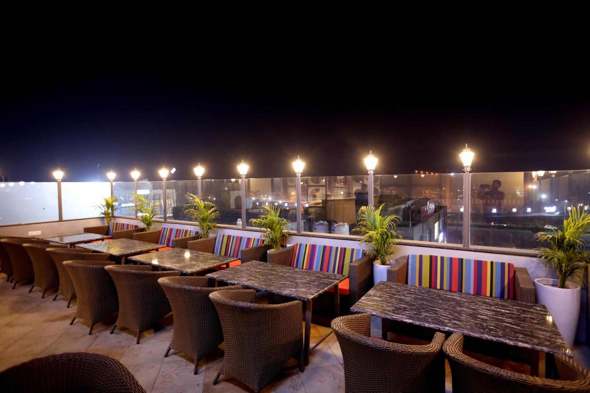 Hiraya Hotels Mohali Ngoại thất bức ảnh