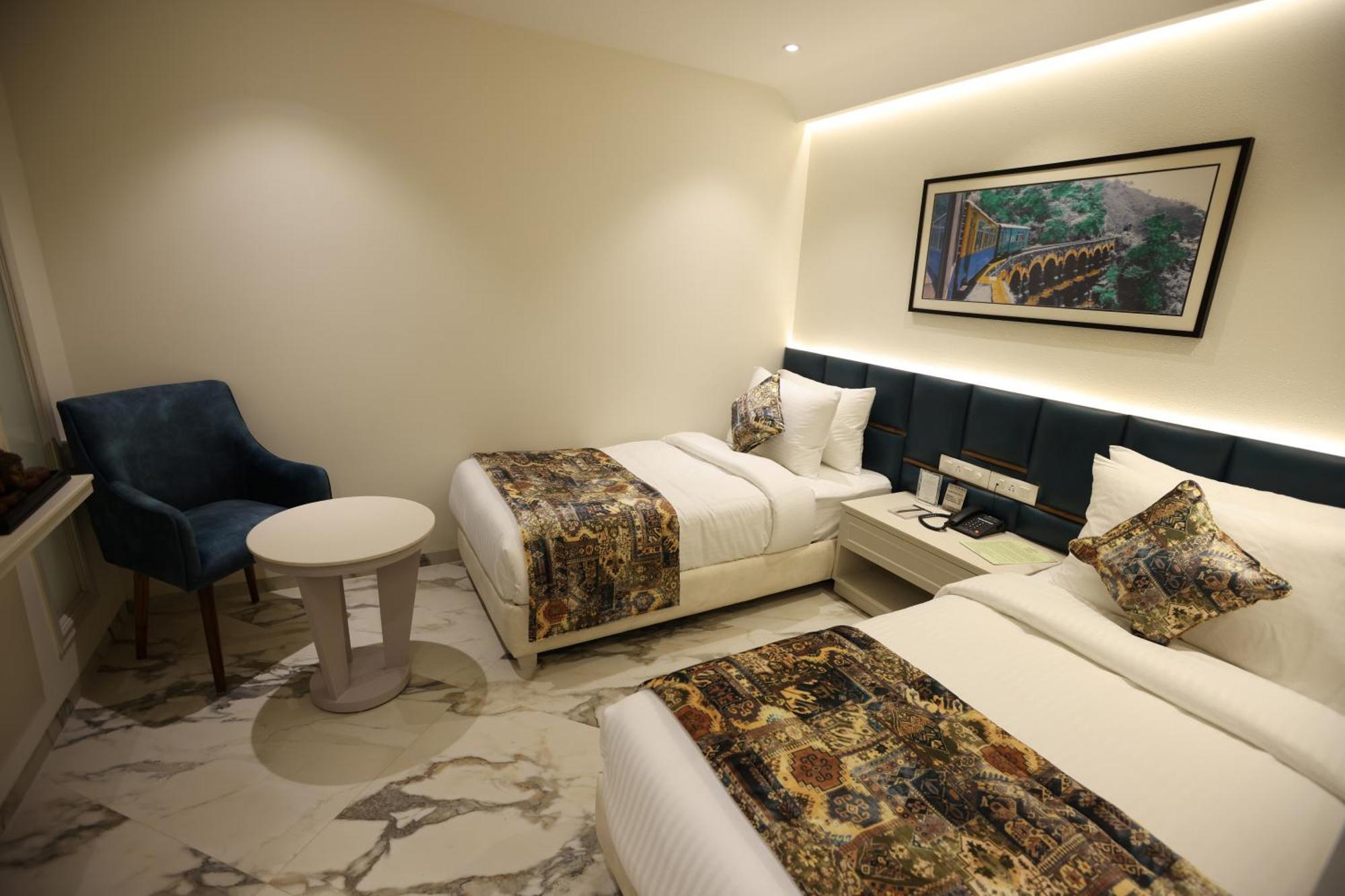 Hiraya Hotels Mohali Ngoại thất bức ảnh