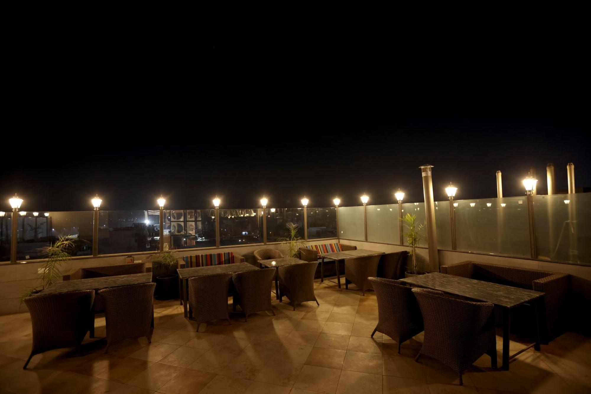 Hiraya Hotels Mohali Ngoại thất bức ảnh