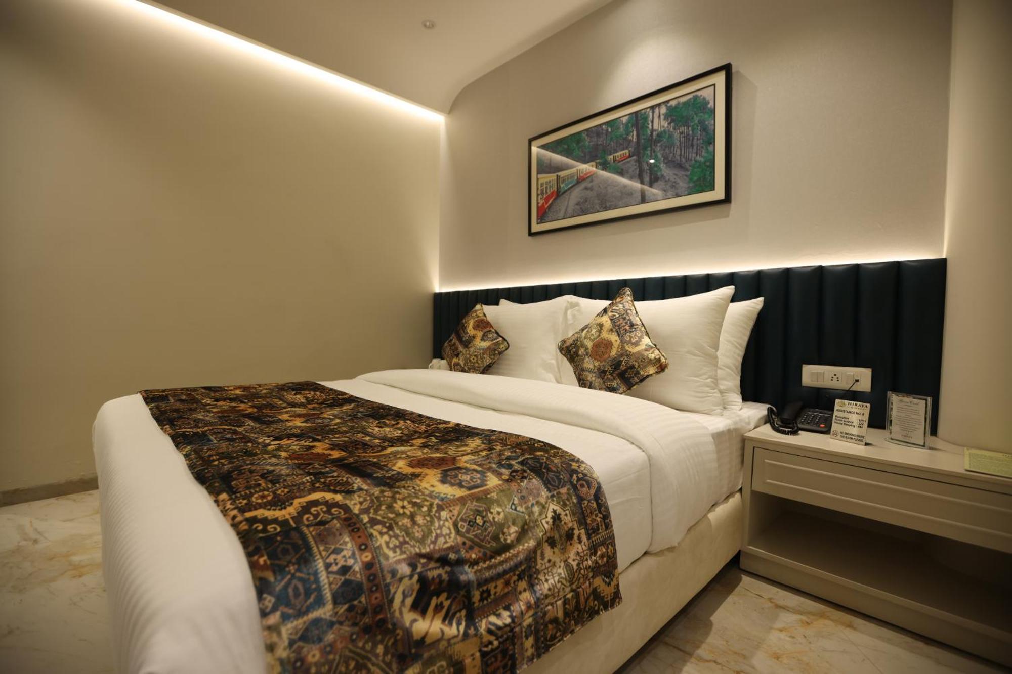Hiraya Hotels Mohali Ngoại thất bức ảnh